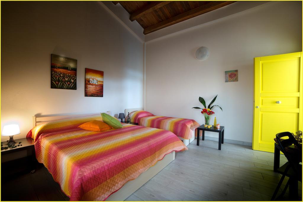 Ai Parchi Dei Parrini Bed and Breakfast Partinico Habitación foto